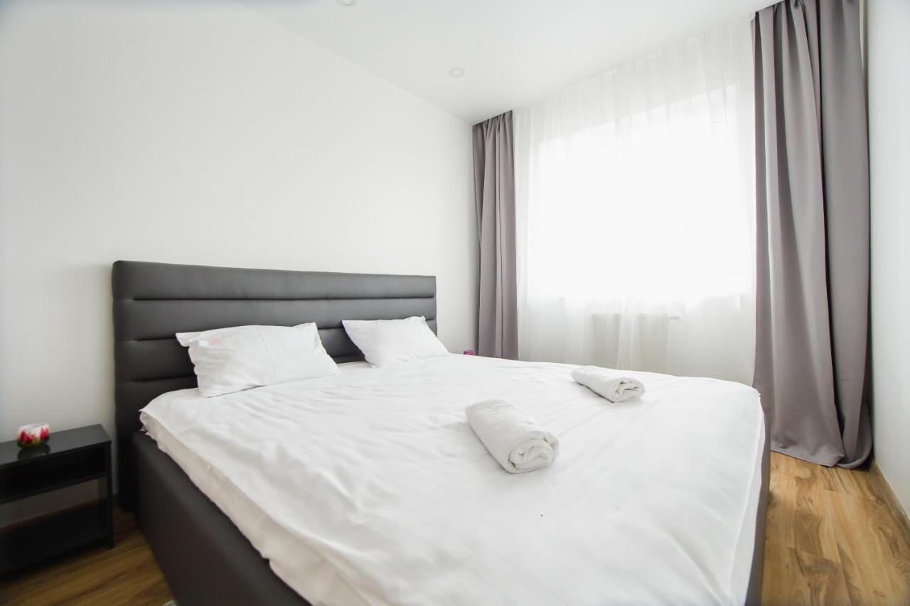 Elegant & Spacious - Central Apartment Oradea Buitenkant foto