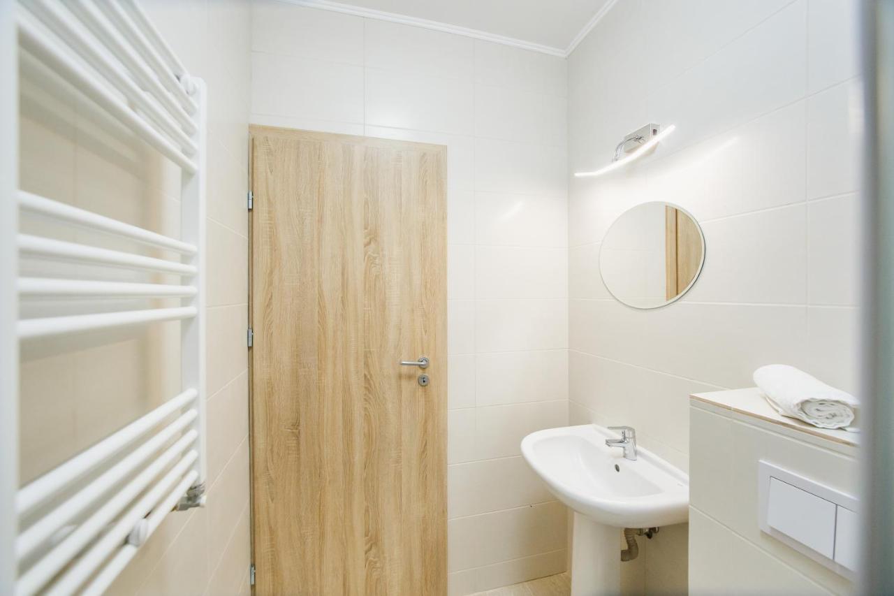 Elegant & Spacious - Central Apartment Oradea Buitenkant foto