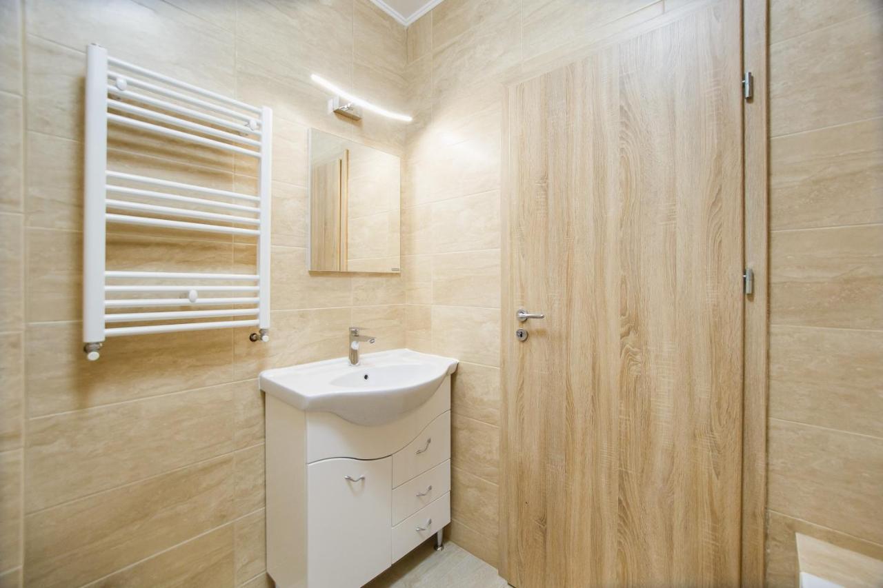 Elegant & Spacious - Central Apartment Oradea Buitenkant foto