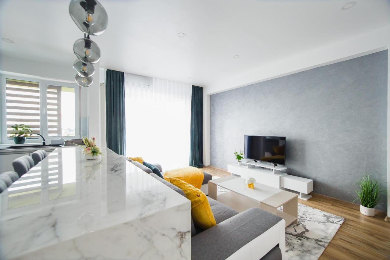 Elegant & Spacious - Central Apartment Oradea Buitenkant foto